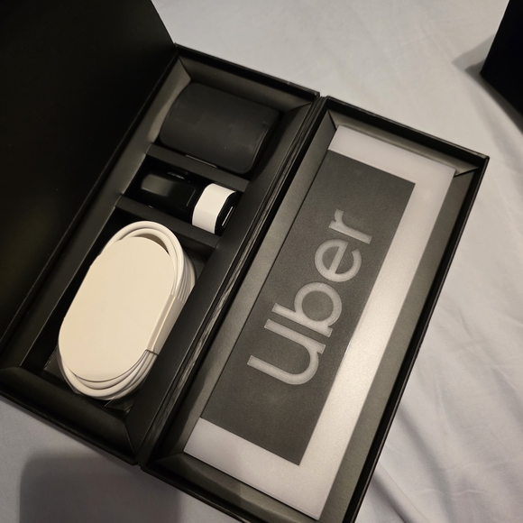 Uber Black and White Tech Kit Beacon 2.0 Never Used - Picture 4 of 7